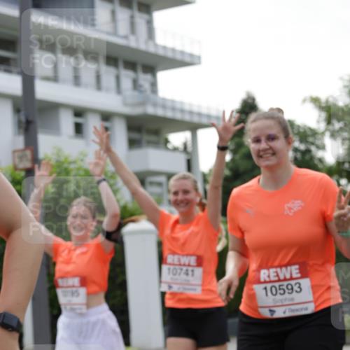 15.06.2025 - REWE Women's Run Jannik Wohlers http://msf.ph/oto/7948787 15.06.2025 08:31:15 Laufen 10741, 10593 meine-sportfotos.de
