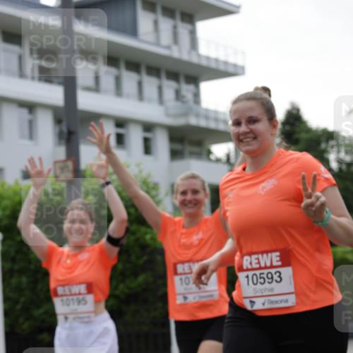 15.06.2025 - REWE Women's Run Jannik Wohlers http://msf.ph/oto/7948794 15.06.2025 08:31:15 Laufen 10, 10195, 10593 meine-sportfotos.de