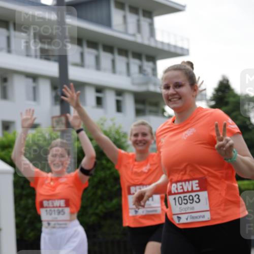 15.06.2025 - REWE Women's Run Jannik Wohlers http://msf.ph/oto/7948797 15.06.2025 08:31:15 Laufen 10195, 10593, 4 meine-sportfotos.de