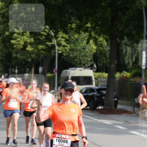 15.06.2025 - REWE Women's Run Jannik Wohlers http://msf.ph/oto/7948799 15.06.2025 09:47:29 Laufen 10086 meine-sportfotos.de