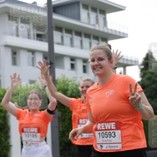 15.06.2025 - REWE Women's Run Jannik Wohlers http://msf.ph/oto/7948803 15.06.2025 08:31:15 Laufen 10195, 10593 meine-sportfotos.de