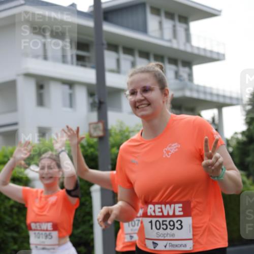 15.06.2025 - REWE Women's Run Jannik Wohlers http://msf.ph/oto/7948808 15.06.2025 08:31:15 Laufen 10195, 107, 10593 meine-sportfotos.de
