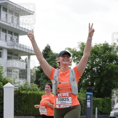 15.06.2025 - REWE Women's Run Jannik Wohlers http://msf.ph/oto/7948825 15.06.2025 08:31:16 Laufen 10790, 10825 meine-sportfotos.de