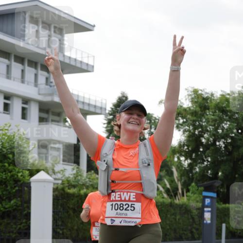 15.06.2025 - REWE Women's Run Jannik Wohlers http://msf.ph/oto/7948833 15.06.2025 08:31:16 Laufen 10825, 10, 4 meine-sportfotos.de