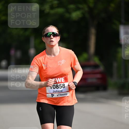 15.06.2025 - REWE Women's Run Dr. Thomas Lammeyer http://msf.ph/oto/7948837 15.06.2025 09:31:57 Laufen 0858 meine-sportfotos.de