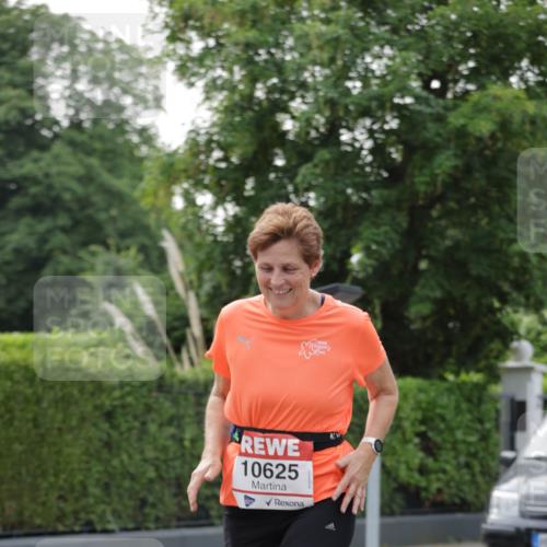 15.06.2025 - REWE Women's Run Jannik Wohlers http://msf.ph/oto/7948856 15.06.2025 08:31:18 Laufen 10625 meine-sportfotos.de
