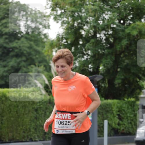 15.06.2025 - REWE Women's Run Jannik Wohlers http://msf.ph/oto/7948863 15.06.2025 08:31:18 Laufen 10625 meine-sportfotos.de