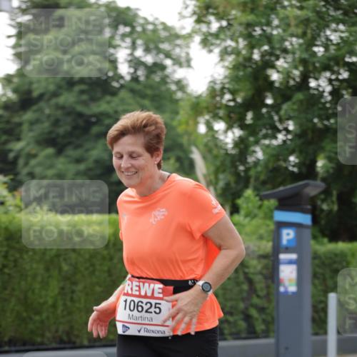 15.06.2025 - REWE Women's Run Jannik Wohlers http://msf.ph/oto/7948873 15.06.2025 08:31:18 Laufen 10625 meine-sportfotos.de