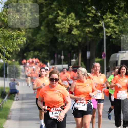 15.06.2025 - REWE Women's Run Jannik Wohlers http://msf.ph/oto/7948890 15.06.2025 09:47:34 Laufen 10103, 10646, 10314, 330 meine-sportfotos.de