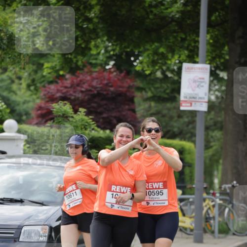 15.06.2025 - REWE Women's Run Jannik Wohlers http://msf.ph/oto/7948979 15.06.2025 08:31:25 Laufen 10611, 10595, 19 meine-sportfotos.de