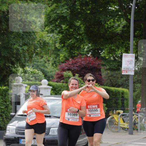 15.06.2025 - REWE Women's Run Jannik Wohlers http://msf.ph/oto/7949025 15.06.2025 08:31:26 Laufen 10611, 10, 10389, 10595, 2025 meine-sportfotos.de