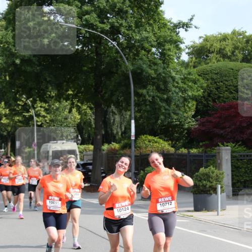 15.06.2025 - REWE Women's Run Jannik Wohlers http://msf.ph/oto/7949026 15.06.2025 09:47:43 Laufen 1070, 106, 10091, 284, 10124, 10712 meine-sportfotos.de