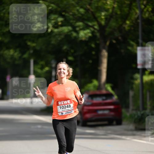 15.06.2025 - REWE Women's Run Dr. Thomas Lammeyer http://msf.ph/oto/7949201 15.06.2025 09:34:08 Laufen 10248 meine-sportfotos.de