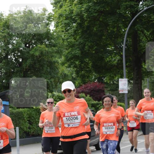 15.06.2025 - REWE Women's Run Jannik Wohlers http://msf.ph/oto/7949241 15.06.2025 08:31:38 Laufen 5, 032, 10206, 10557, 10333, 0716 meine-sportfotos.de