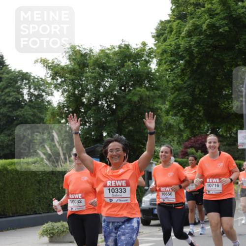 15.06.2025 - REWE Women's Run Jannik Wohlers http://msf.ph/oto/7949314 15.06.2025 08:31:40 Laufen 10032, 10333, 10850, 10716 meine-sportfotos.de