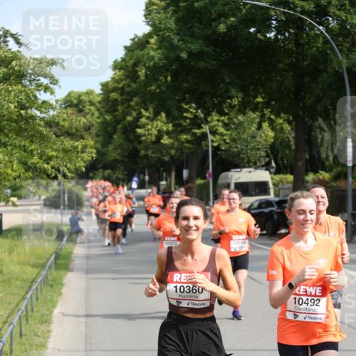 15.06.2025 - REWE Women's Run Jannik Wohlers http://msf.ph/oto/7949315 15.06.2025 09:47:56 Laufen 10552, 10553, 10360, 10492 meine-sportfotos.de