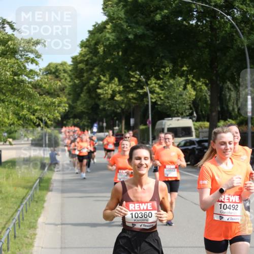 15.06.2025 - REWE Women's Run Jannik Wohlers http://msf.ph/oto/7949317 15.06.2025 09:47:56 Laufen 10360, 10492 meine-sportfotos.de