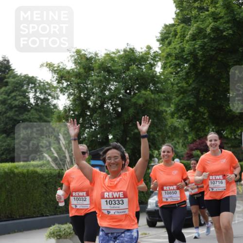 15.06.2025 - REWE Women's Run Jannik Wohlers http://msf.ph/oto/7949318 15.06.2025 08:31:40 Laufen 10333, 10850, 10716, 10032 meine-sportfotos.de