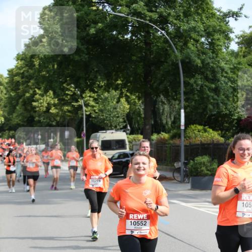 15.06.2025 - REWE Women's Run Jannik Wohlers http://msf.ph/oto/7949359 15.06.2025 09:47:59 Laufen 10774, 10552, 1055 meine-sportfotos.de