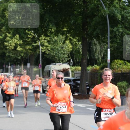 15.06.2025 - REWE Women's Run Jannik Wohlers http://msf.ph/oto/7949371 15.06.2025 09:48:00 Laufen 10774, 10592, 10 meine-sportfotos.de