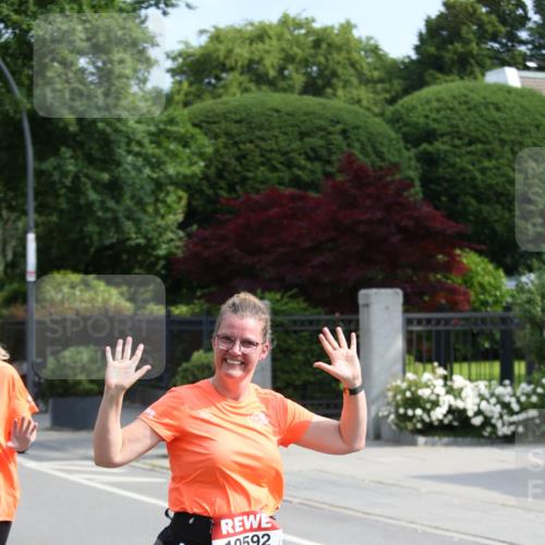 15.06.2025 - REWE Women's Run Jannik Wohlers http://msf.ph/oto/7949393 15.06.2025 09:48:01 Laufen 10592 meine-sportfotos.de
