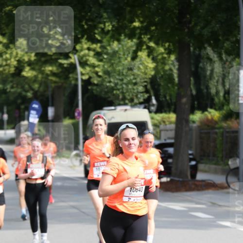 15.06.2025 - REWE Women's Run Jannik Wohlers http://msf.ph/oto/7949425 15.06.2025 09:48:04 Laufen 10040 meine-sportfotos.de