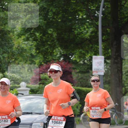 15.06.2025 - REWE Women's Run Jannik Wohlers http://msf.ph/oto/7949435 15.06.2025 08:31:48 Laufen 0182, 1043, 10688, 105 meine-sportfotos.de