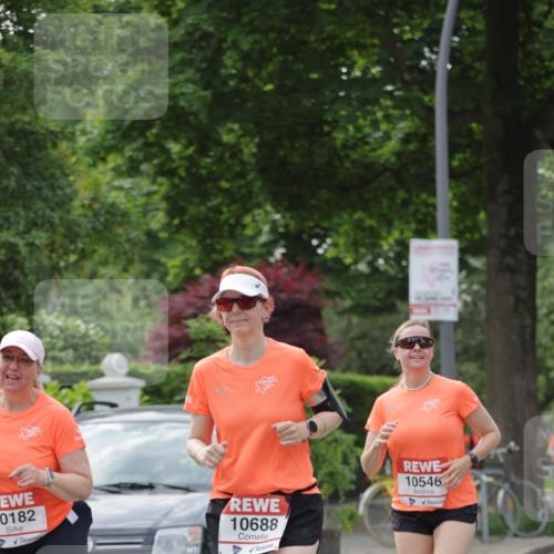 15.06.2025 - REWE Women's Run Jannik Wohlers http://msf.ph/oto/7949438 15.06.2025 08:31:48 Laufen 0182, 1043, 10688, 10546 meine-sportfotos.de