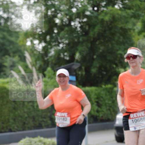15.06.2025 - REWE Women's Run Jannik Wohlers http://msf.ph/oto/7949451 15.06.2025 08:31:49 Laufen 10182 meine-sportfotos.de