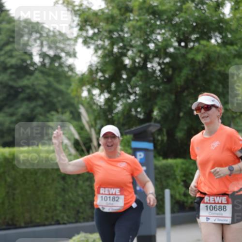 15.06.2025 - REWE Women's Run Jannik Wohlers http://msf.ph/oto/7949467 15.06.2025 08:31:50 Laufen 10182, 10688 meine-sportfotos.de