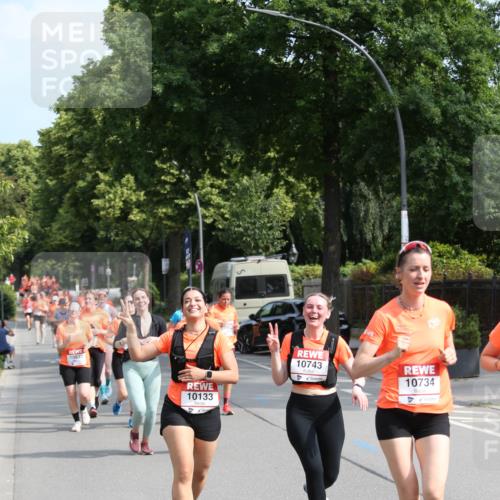 15.06.2025 - REWE Women's Run Jannik Wohlers http://msf.ph/oto/7949482 15.06.2025 09:48:07 Laufen 10743, 10734, 10133 meine-sportfotos.de
