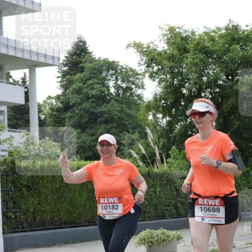 15.06.2025 - REWE Women's Run Jannik Wohlers http://msf.ph/oto/7949489 15.06.2025 08:31:50 Laufen 10182, 10688 meine-sportfotos.de