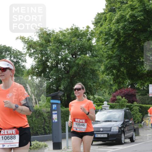 15.06.2025 - REWE Women's Run Jannik Wohlers http://msf.ph/oto/7949506 15.06.2025 08:31:51 Laufen 10688, 10546, 1043 meine-sportfotos.de