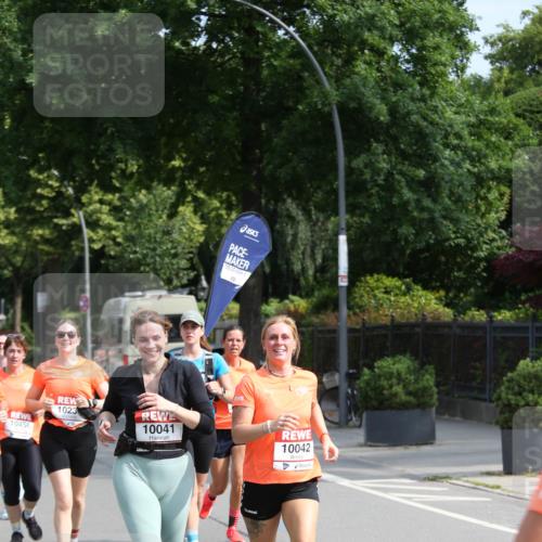 15.06.2025 - REWE Women's Run Jannik Wohlers http://msf.ph/oto/7949523 15.06.2025 09:48:10 Laufen 06, 30, 10456, 1023, 10041, 10042 meine-sportfotos.de