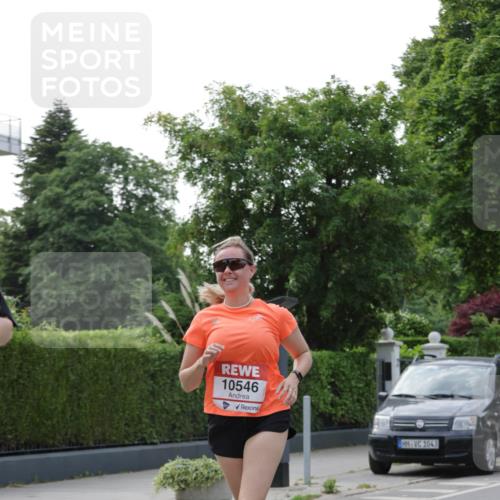 15.06.2025 - REWE Women's Run Jannik Wohlers http://msf.ph/oto/7949531 15.06.2025 08:31:51 Laufen 10546, 1043 meine-sportfotos.de