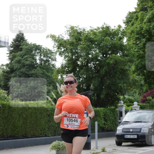 15.06.2025 - REWE Women's Run Jannik Wohlers http://msf.ph/oto/7949534 15.06.2025 08:31:52 Laufen 10546, 1043 meine-sportfotos.de