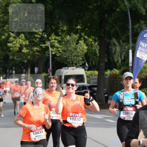 15.06.2025 - REWE Women's Run Jannik Wohlers http://msf.ph/oto/7949544 15.06.2025 09:48:11 Laufen 10833, 06, 30, 77, 104, 10230, 10876 meine-sportfotos.de