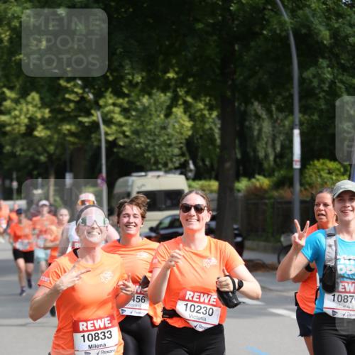 15.06.2025 - REWE Women's Run Jannik Wohlers http://msf.ph/oto/7949560 15.06.2025 09:48:12 Laufen 10833, 456, 10230, 10876 meine-sportfotos.de