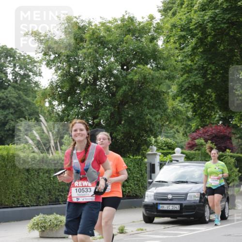 15.06.2025 - REWE Women's Run Jannik Wohlers http://msf.ph/oto/7949589 15.06.2025 08:32:00 Laufen 10533, 1043, 10694 meine-sportfotos.de