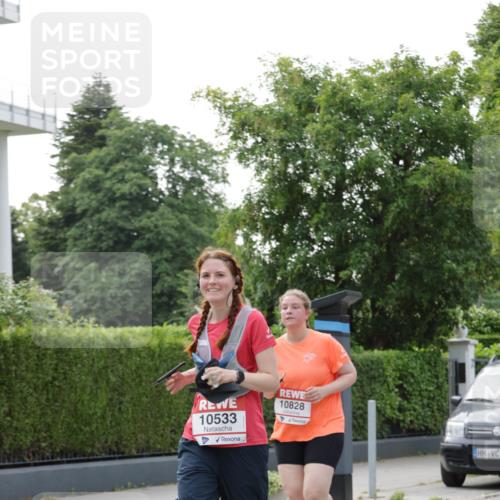 15.06.2025 - REWE Women's Run Jannik Wohlers http://msf.ph/oto/7949609 15.06.2025 08:32:00 Laufen 10533, 10828 meine-sportfotos.de