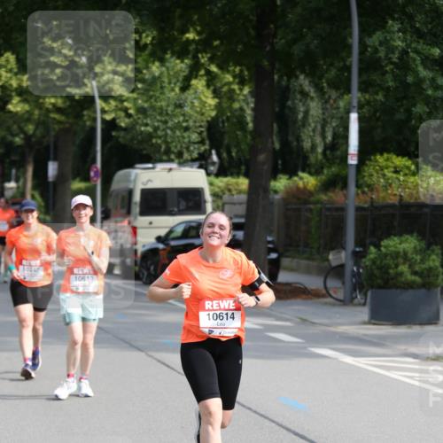 15.06.2025 - REWE Women's Run Jannik Wohlers http://msf.ph/oto/7949610 15.06.2025 09:48:15 Laufen 1061, 10614 meine-sportfotos.de