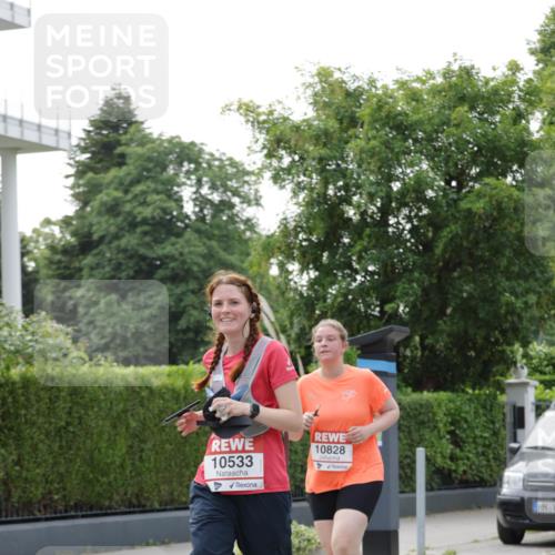 15.06.2025 - REWE Women's Run Jannik Wohlers http://msf.ph/oto/7949611 15.06.2025 08:32:00 Laufen 10828, 10533 meine-sportfotos.de