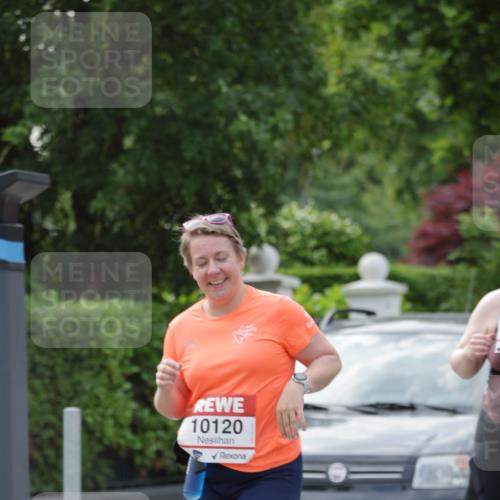 15.06.2025 - REWE Women's Run Jannik Wohlers http://msf.ph/oto/7949675 15.06.2025 08:32:03 Laufen 10120, 1043 meine-sportfotos.de