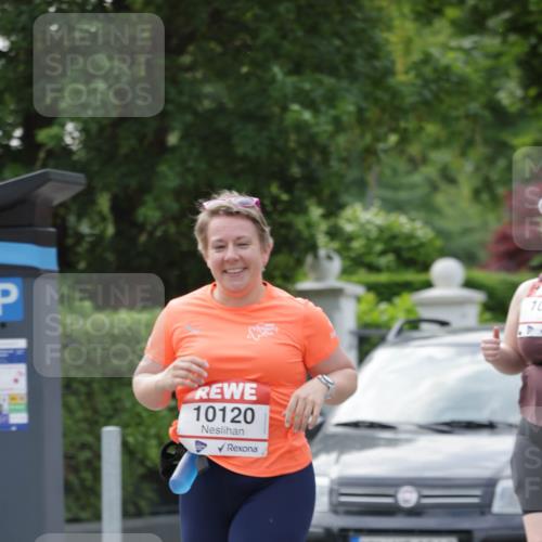 15.06.2025 - REWE Women's Run Jannik Wohlers http://msf.ph/oto/7949693 15.06.2025 08:32:03 Laufen 10120, 10, 1043 meine-sportfotos.de