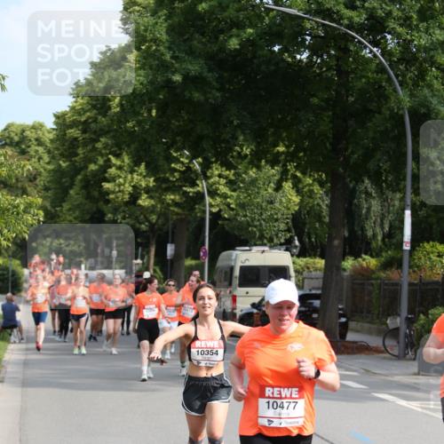 15.06.2025 - REWE Women's Run Jannik Wohlers http://msf.ph/oto/7949718 15.06.2025 09:48:25 Laufen 10354, 10477 meine-sportfotos.de