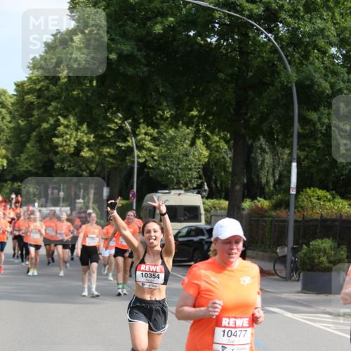 15.06.2025 - REWE Women's Run Jannik Wohlers http://msf.ph/oto/7949728 15.06.2025 09:48:25 Laufen 10006, 10354, 10477 meine-sportfotos.de