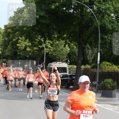 15.06.2025 - REWE Women's Run Jannik Wohlers http://msf.ph/oto/7949733 15.06.2025 09:48:25 Laufen 10354, 10477 meine-sportfotos.de