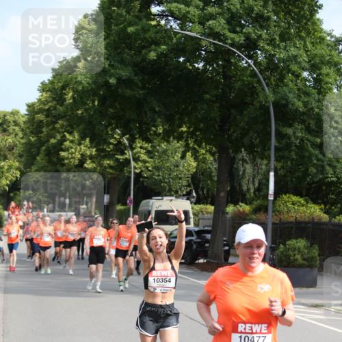 15.06.2025 - REWE Women's Run Jannik Wohlers http://msf.ph/oto/7949739 15.06.2025 09:48:25 Laufen 10413, 10354, 10477 meine-sportfotos.de