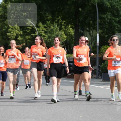 15.06.2025 - REWE Women's Run Jannik Wohlers http://msf.ph/oto/7949799 15.06.2025 09:48:33 Laufen 10, 10, 10043, 10805, 10383, 10836, 13, 10844, 10542 meine-sportfotos.de
