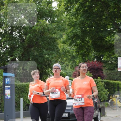 15.06.2025 - REWE Women's Run Jannik Wohlers http://msf.ph/oto/7949809 15.06.2025 08:32:09 Laufen 10255, 1043, 10722 meine-sportfotos.de